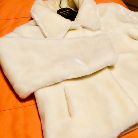 Wonderful thick, Soft white faux fur jacket - Picture 8 of 8